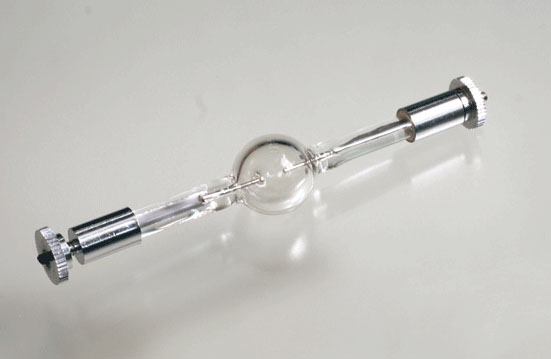 OSRAM HMI 575 W/DXS Halogen-Metalldampflampe – 6000K, Zweiseitiger Sockel, Für Studio- & Bühnenbeleuchtung