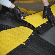 69300AE2M Defender - Adaptateur MIDI 5 2D mâle vers MINI, adaptateur MIDI 5 2D mâle vers MINI