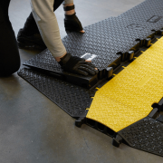 69300AE2M Defender - Adaptateur MIDI 5 2D mâle vers MINI, adaptateur MIDI 5 2D mâle vers MINI