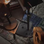 Gravity SP 3202 CS B - Pied pour moniteur de studio avec socle carré en acier