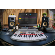 MPKMINIPLUS-2 Akai Professional - Clavier 37 touches avec pads MPC et encodeurs