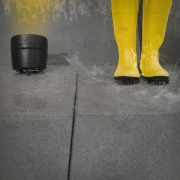 Projecteur led Cameo DROP B1 sur batterie étanche IP65 RGBWA-UV avec alimentation