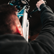 PinClaw VERTITRUSS pour le montage et démontage de structure facile et silencieux