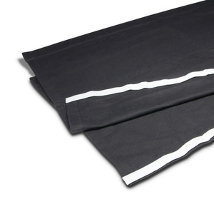 Jupe de scène noire Molton B1 avec bande Velcro 40 cm de haut vendue au mètre
