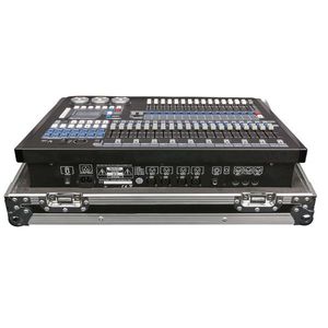 Console Showtec Creator 2048 4 univers en flightcase