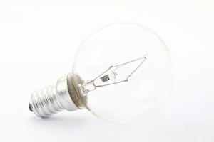 Lampe E14 130V 60W sphérique claire