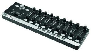 Controlleur midi Omnitronic FAD-9 universel 9 faders