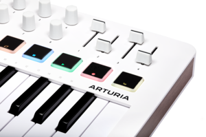 MiniLab 3 Arturia - Clavier mini 25 touches 4 fader 8 rotatifs et 8 pads