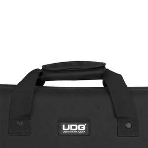 U 8303-BL UDG - Housse semi rigide de la série CREATOR conçue pour transporter des contrôleurs DJ 69 x 39 x 9cm