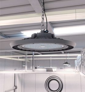 Suspension led industrielle Beneito et faure UFO 150W 4K 19500 lumens 110°