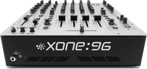 Allen & Heath XONE-96 console Club DJ 6 voies + carte son