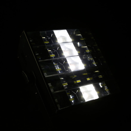 Image nº12 du produit Cameo Flash Matrix 250 - Projecteur à effets « 3 en 1 » stroboscope, Chase et Blinder