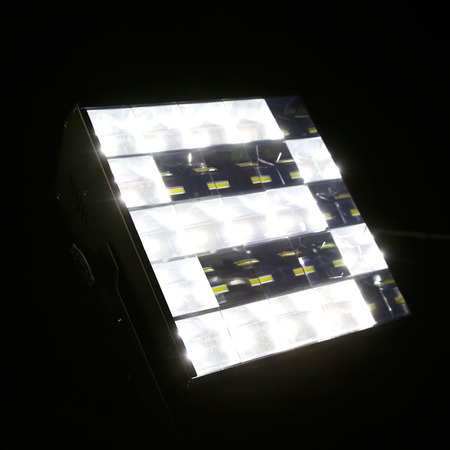 Image nº19 du produit Cameo Flash Matrix 250 - Projecteur à effets « 3 en 1 » stroboscope, Chase et Blinder