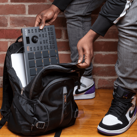 Image nº7 du produit MPC-STUDIO-II AKAI PROFESSIONAL - 16 pads, ruban tactile 140 mm, écran OLED, logiciel MPC