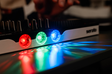 Image nº9 du produit PARTYMIX3 NUMARK - Contrôleur DJ 2 voies portable 3 LED USB-C