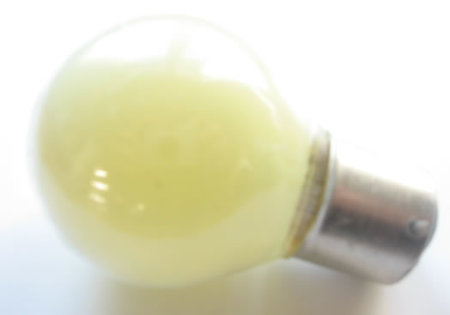 Image principale du produit Ampoule sphérique B22 230V 15W jaune poudré