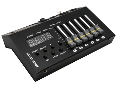 Image principale du produit MINI CONTRÔLEUR DMX  HQ POWER À 54 CANAUX 6 FADERS PILES OU SECTEUR