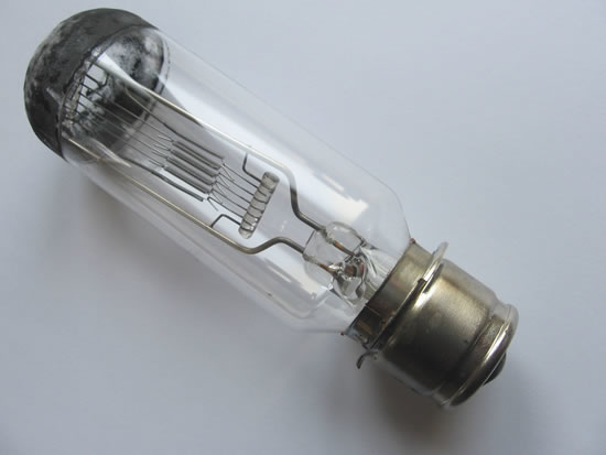 Image principale du produit LAMPE DDB SAIPE P28S 230V 750W