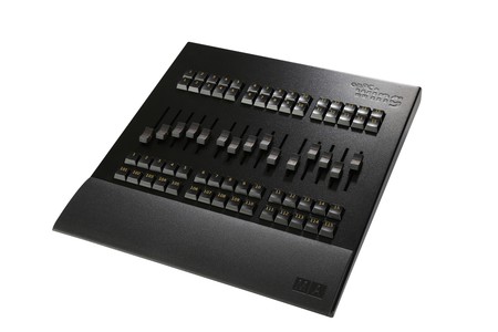 Image principale du produit MA onPC Fader Wing Extension 15 faders MA Lighting