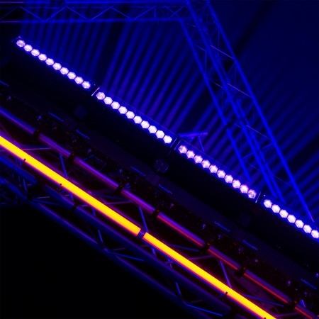 Image nº7 du produit LMB1040IP BeamZ Pro – Barre LED Oscillante 10 x 40 W RGBW avec Zoom IP65