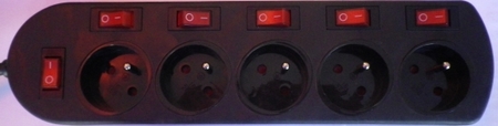 Image principale du produit Multiprise noire 5 prises 16A 5 interrupteurs lumineux + 1 général cordon 2 mètres