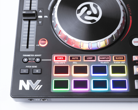 Image nº6 du produit Contrôleur DJ NUMARK NVII 4 voies 16 pads carte son et 2 écrans