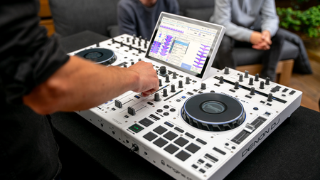 Image nº7 du produit PRIME4+ White Edition DenonDJ - Contrôleur autonome 4 voies Wifi bluetooth