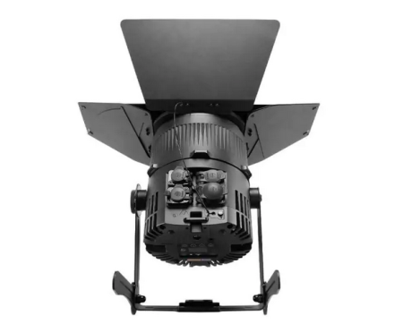 Image nº4 du produit QuikPunch Astera – Projecteur Fresnel sur batterie avec zoom précis
