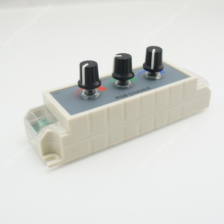 Image principale du produit Driver controleur dimmer de LED RVB 3X3A 12V 24V avec 3 potentiomètres