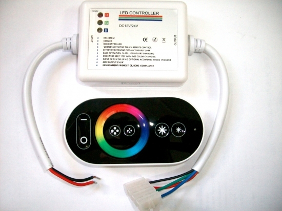Image principale du produit Contrôleur pour ruban led RVB  télécommande HF tactile 18A