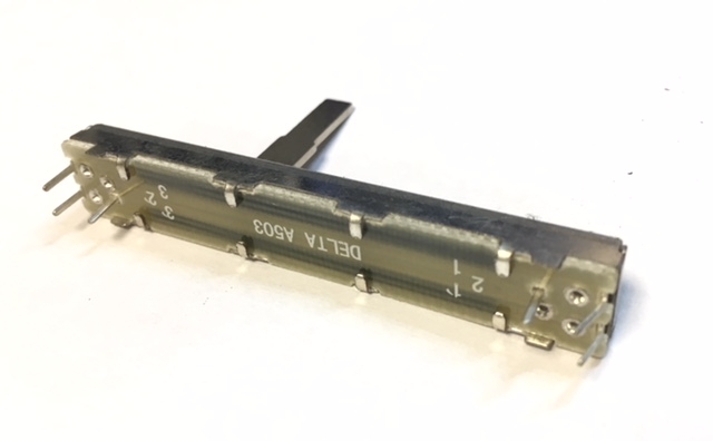 Image principale du produit Potentiomètre faders A50K DELTA A503 pour platine Numark ICDMIX3