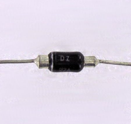 Image principale du produit Diode zener 27V 0.5W SILEC DZ27A +10 boîtier A100
