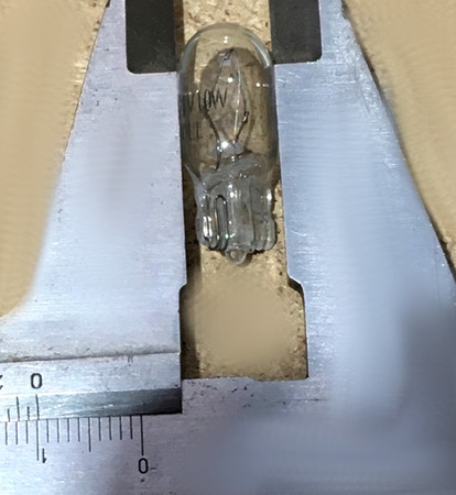 Image secondaire du produit Ampoule pour témoin wedge T10 1/2 24V 10W à culot verre