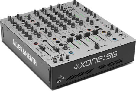 Image principale du produit Allen & Heath XONE-96 console Club DJ 6 voies + carte son